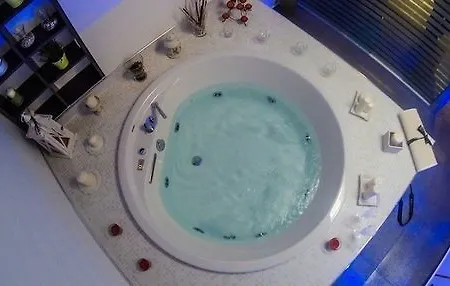 Lady-b Bed and breakfast 2*