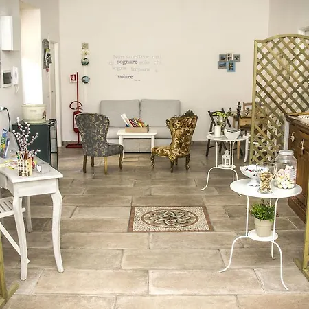 Lady-b לינה וארוחת בוקר נאפולי