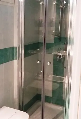 Lady-b Nocleg ze śniadaniem 2*